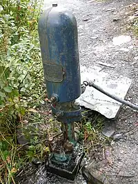 A hydraulic ram in situation