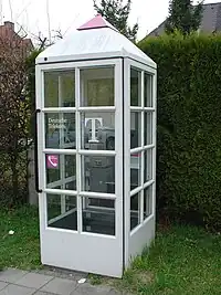 TelH 90 Sh telephone box
