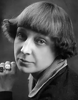 Tsvetaeva in 1925