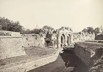 Mortar damage to Kashmiri Gate, Delhi, 1858