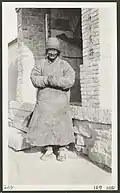 Taoist from 1910 wearing daopao.