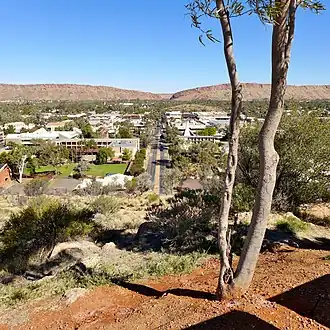 View of Alice Springs from Anzac Hill, with MacDonnell Ranges and Heavitree Gap in the background