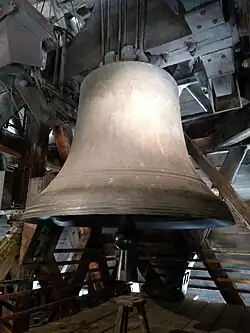 The bourdon Emmanuel, Notre-Dame's largest and oldest bell, cast in 1686[156]