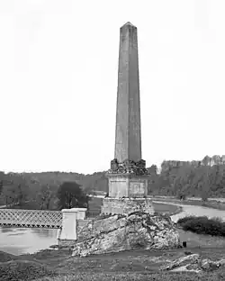 View of the commemorative Boyne Obelisk prior to 1883 (erected in 1736). It was destroyed in 1923.