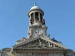 The bell tower of the Hôtel de Ville (town hall), where Martin and Martine&nbsp;[fr] mark the hours