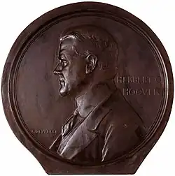 Medal depicting Hoover, by Devreese Godefroi