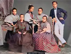 a Mestizo de Español family