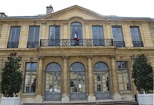 Hôtel de Rothelin-Charolais, Paris, by Pierre Cailleteau, 1700–1704[64]