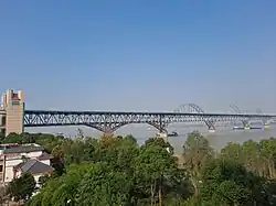 The Jiujiang Yangtze River Bridge, an arch bridge, was completed in 1992.