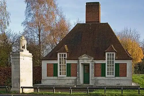 Broughton memorial lodge, Runnymede, Surrey (1930–1932)[61]