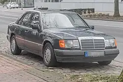 W124 saloon (1989–1993)