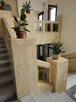 Elements around the staircase