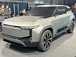 Land Cruiser Se concept (front view)