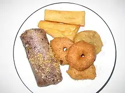 Paung din (ngacheik) with to hpu (Burmese tofu), mashed potato and black gram fritters