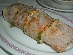 Lūn-piánn with vegetables and powdered peanuts as filling