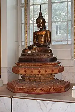 Room 33 – Large statue of Buddha made of lacquer from Burma, 18th–19th century AD