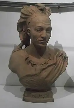 Bust sculpture