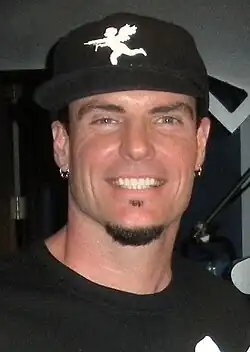 Vanilla Ice smiling