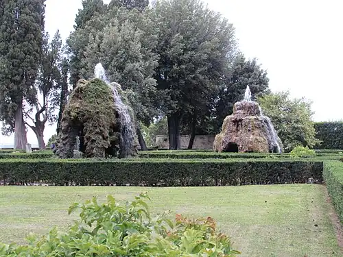 The Mette fountains in the lower garden